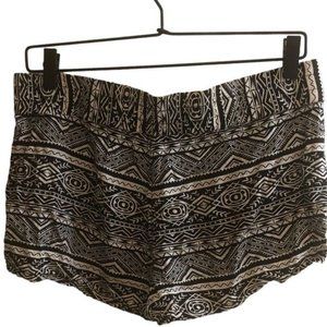 Kirra Black And Cream Aztec Print Flowy Short Shorts Size Small